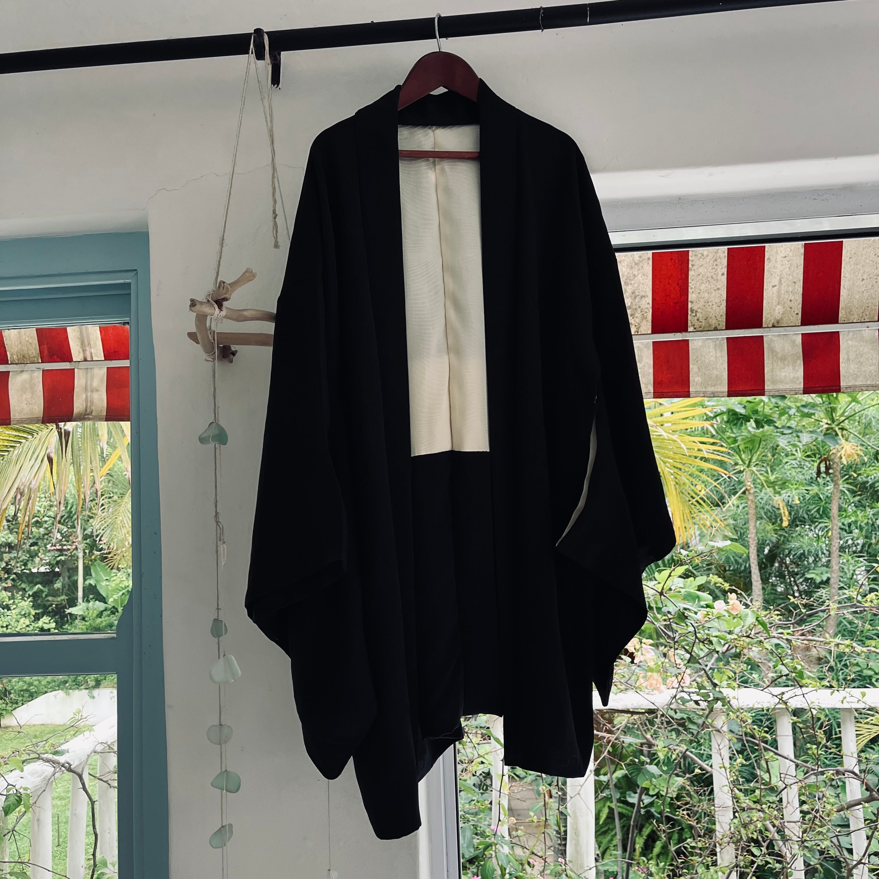 Kumo Crest - One of one - Vintage Japanese Haori - Globally