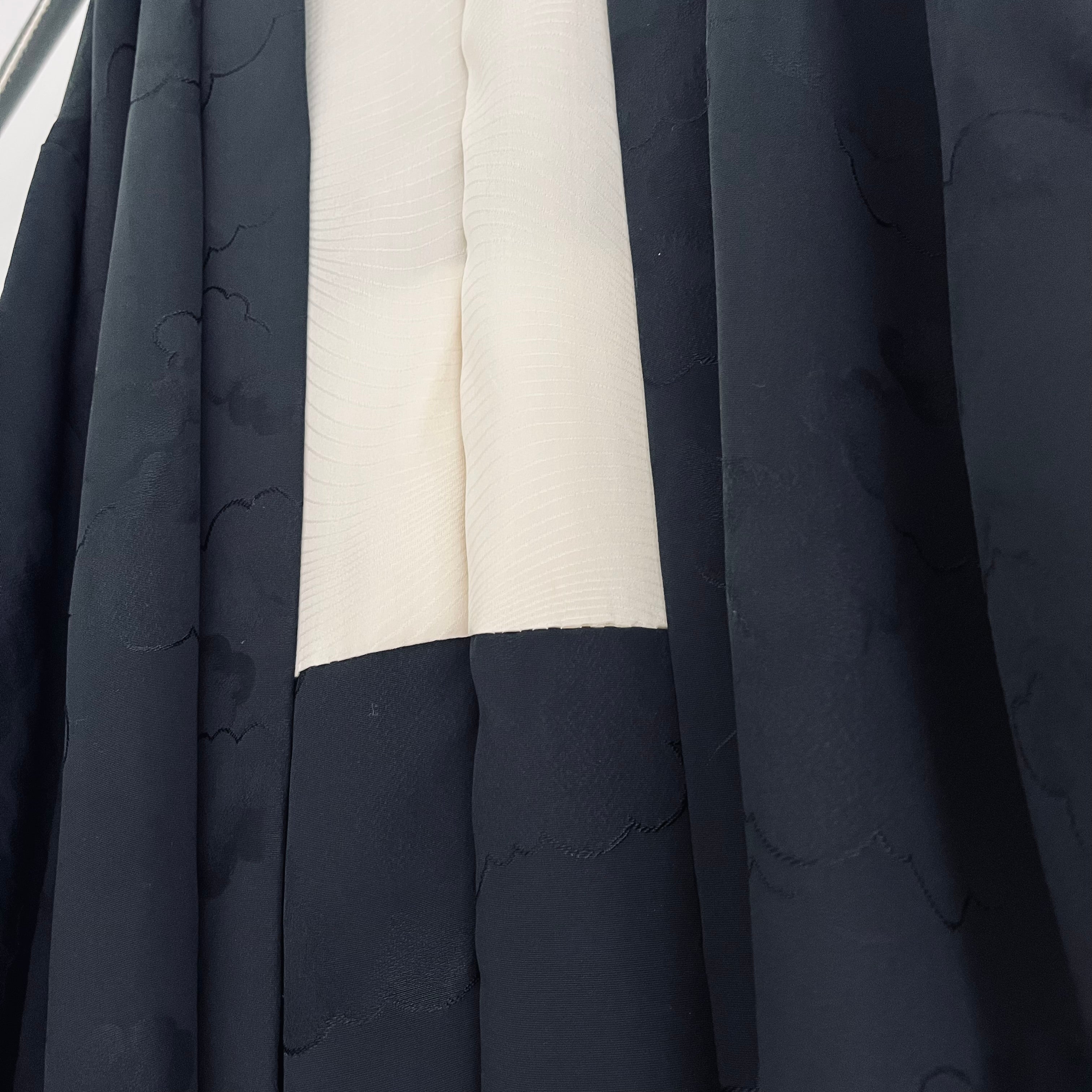 Kumo Crest - One of one - Vintage Japanese Haori - Globally