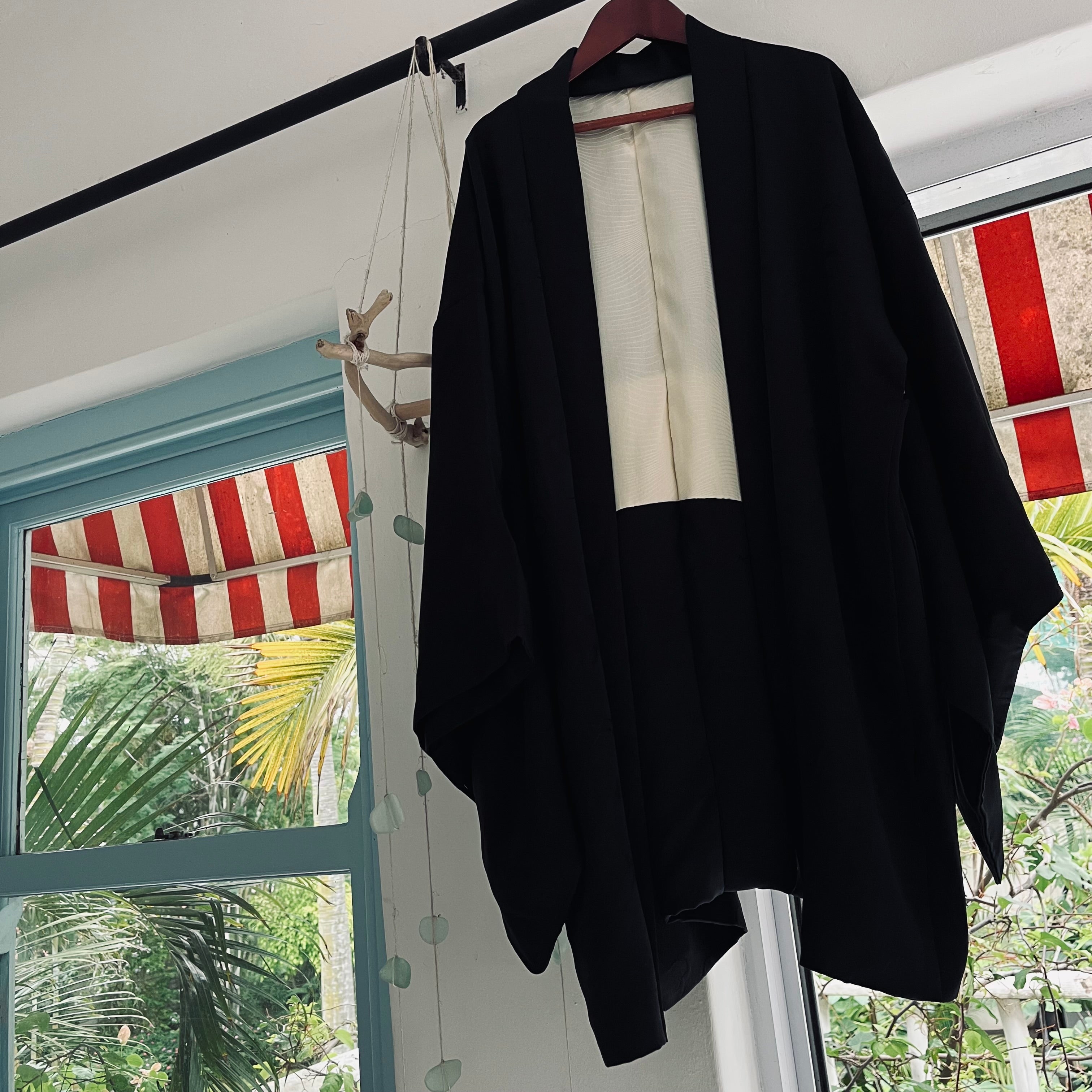 Kumo Crest - One of one - Vintage Japanese Haori - Globally